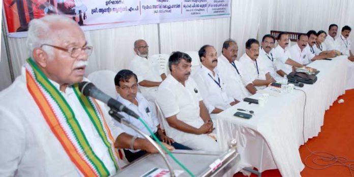 രാജ്യത്ത് മതേതരത്വവും ബഹുസ്വരതയും ഭീഷണി നേരിടുന്നു : പ്രൊഫ. പി.ജെ കുര്യന് രാജ്യത്ത് മതേതരത്വവും ബഹുസ്വരതയും ഭീഷണി നേരിടുന്നു : പ്രൊഫ. പി.ജെ കുര്യന്