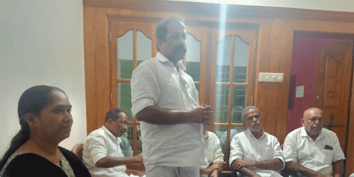 അങ്ങാടിക്കൽ വില്ലേജ് ഓഫീസ് കെട്ടിടത്തിന്റെ പണി ഉടൻ ആരംഭിക്കണം ; അങ്ങാടിക്കൽ ബൂത്ത് കോൺഗ്രസ് കമ്മിറ്റി അങ്ങാടിക്കൽ വില്ലേജ് ഓഫീസ് കെട്ടിടത്തിന്റെ പണി ഉടൻ ആരംഭിക്കണം ; അങ്ങാടിക്കൽ ബൂത്ത് കോൺഗ്രസ് കമ്മിറ്റി