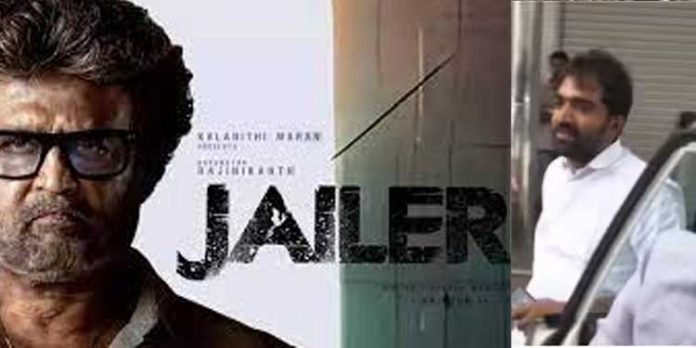 ഇന്ന് ജയിലര് ലാസ്റ്റ് ഷോ ; പാലയിലെ തീയറ്ററില് സിനിമ കാണാന് ഓടിയെത്തി ചാണ്ടി ഉമ്മന് ഇന്ന് ജയിലര് ലാസ്റ്റ് ഷോ ; പാലയിലെ തീയറ്ററില് സിനിമ കാണാന് ഓടിയെത്തി ചാണ്ടി ഉമ്മന്
