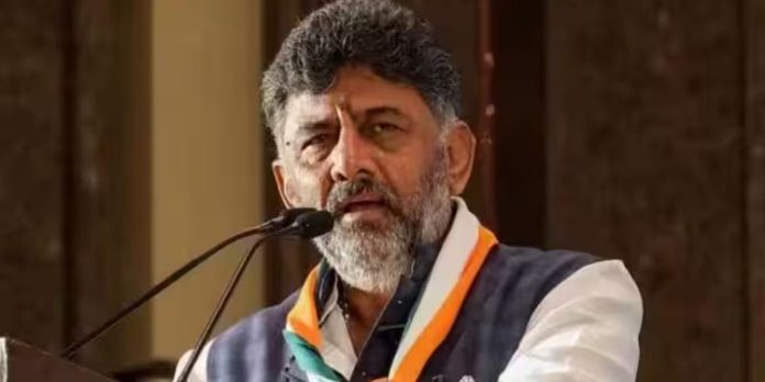 ഇന്ത്യ-ഭാരത് തർക്കം ; കേന്ദ്രത്തിനെതിരെ ഡികെ ശിവകുമാർ ഇന്ത്യ-ഭാരത് തർക്കം ; കേന്ദ്രത്തിനെതിരെ ഡികെ ശിവകുമാർ
