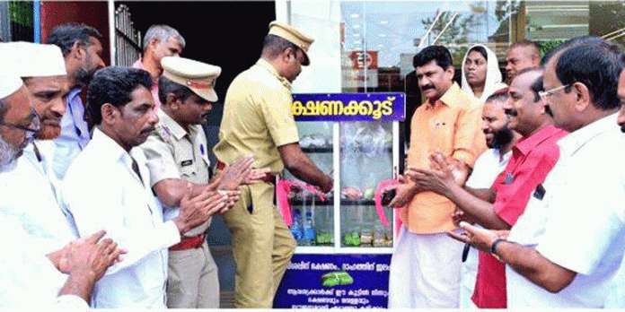 സ്നേഹനിലാവ് പദ്ധതിയുടെ ഭാഗമായി ഏനാത്ത് ഭക്ഷണക്കൂട് ഒരുങ്ങി സ്നേഹനിലാവ് പദ്ധതിയുടെ ഭാഗമായി ഏനാത്ത് ഭക്ഷണക്കൂട് ഒരുങ്ങി