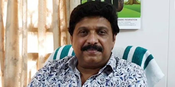 സോളാർ പീഡനക്കേസിന് പിന്നിലെ ഗൂഢാലോചന ; കെ ബി ഗണേഷ് കുമാര് നേരിട്ട് ഹാജരാകണമെന്ന ഉത്തരവിന് സ്റ്റേ സോളാർ പീഡനക്കേസിന് പിന്നിലെ ഗൂഢാലോചന ; കെ ബി ഗണേഷ് കുമാര് നേരിട്ട് ഹാജരാകണമെന്ന ഉത്തരവിന് സ്റ്റേ