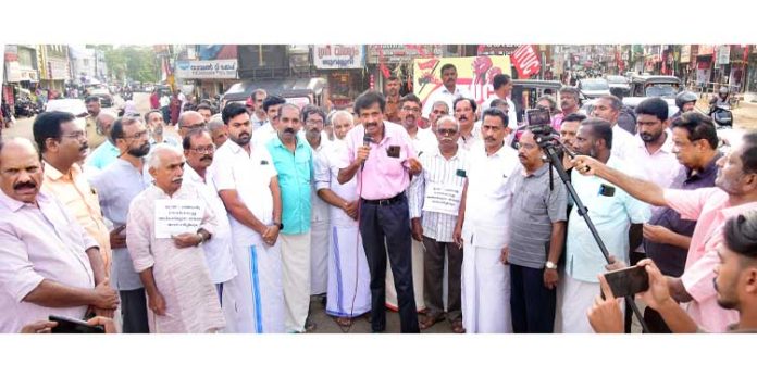 ജനകീയ പ്രതിഷേധ യാത്ര സംഘടിപ്പിച്ചു ജനകീയ പ്രതിഷേധ യാത്ര സംഘടിപ്പിച്ചു