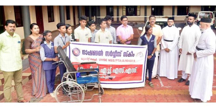 മരുന്നുകളും മെഡിക്കൽ ഉപകരണങ്ങളും വിതരണം ചെയ്തു മരുന്നുകളും മെഡിക്കൽ ഉപകരണങ്ങളും വിതരണം ചെയ്തു