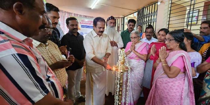 ശ്രീനാരായണ ഗുരു സമാധിദിനം ആചരിച്ചു ശ്രീനാരായണ ഗുരു സമാധിദിനം ആചരിച്ചു