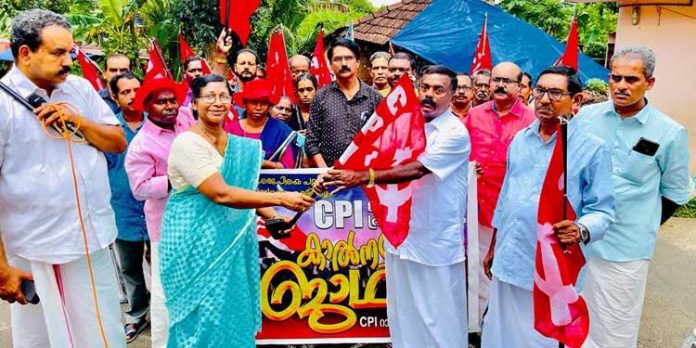 കാല്നട ജാഥ നടത്തി കാല്നട ജാഥ നടത്തി