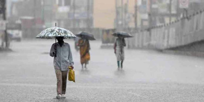 മധ്യകേരളത്തിലും വടക്കൻ ജില്ലകളിലും മഴ കനക്കും ; കാലാവസ്ഥ വകുപ്പ് മധ്യകേരളത്തിലും വടക്കൻ ജില്ലകളിലും മഴ കനക്കും ; കാലാവസ്ഥ വകുപ്പ്