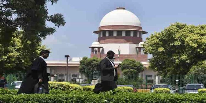 കേന്ദ്ര നിര്ദേശം തള്ളി ; ‘രാജ്യദ്രോഹക്കുറ്റം’ ഭരണഘടനാ ബെഞ്ചിന് കേന്ദ്ര നിര്ദേശം തള്ളി ; ‘രാജ്യദ്രോഹക്കുറ്റം’ ഭരണഘടനാ ബെഞ്ചിന്