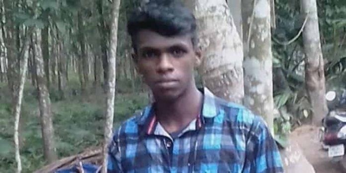 നബിദിനാഘോഷത്തിന്റെ ഭാഗമായി ലൈറ്റുകൾ ഇടുന്നതിനിടെ ഷോക്കേറ്റ് യുവാവ് മരിച്ചു നബിദിനാഘോഷത്തിന്റെ ഭാഗമായി ലൈറ്റുകൾ ഇടുന്നതിനിടെ ഷോക്കേറ്റ് യുവാവ് മരിച്ചു