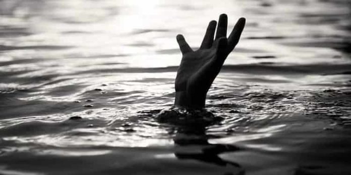 ബെംഗളൂരുവിൽ ക്വാറിയിൽ കുളിക്കാനിറങ്ങി ; ശാസ്താംകോട്ട സ്വദേശിയായ യുവാവ് മുങ്ങി മരിച്ചു ബെംഗളൂരുവിൽ ക്വാറിയിൽ കുളിക്കാനിറങ്ങി ; ശാസ്താംകോട്ട സ്വദേശിയായ യുവാവ് മുങ്ങി മരിച്ചു