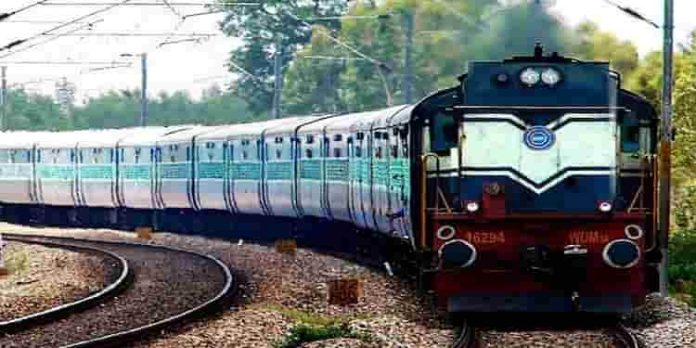 അറ്റകുറ്റപ്പണി : നാല് ട്രെയിനുകൾ റദ്ദാക്കി അറ്റകുറ്റപ്പണി : നാല് ട്രെയിനുകൾ റദ്ദാക്കി