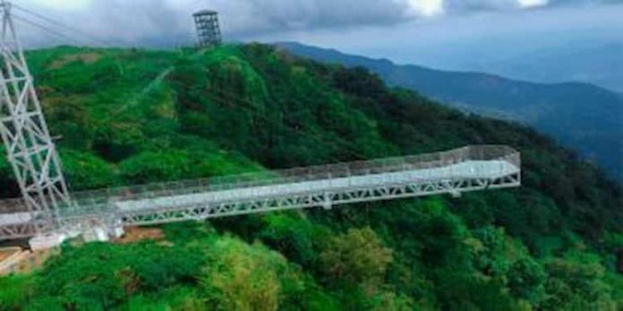 വാഗമൺ ചില്ലു പാലത്തിന്റെ പ്രവേശന ഫീസ് കുറച്ചു വാഗമൺ ചില്ലു പാലത്തിന്റെ പ്രവേശന ഫീസ് കുറച്ചു