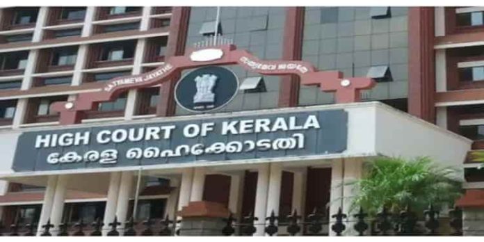 നിപയില് ഹൈക്കോടതി ; ശബരിമല തീര്ഥാടകര്ക്കായി മാര്ഗനിര്ദേശം വേണം നിപയില് ഹൈക്കോടതി ; ശബരിമല തീര്ഥാടകര്ക്കായി മാര്ഗനിര്ദേശം വേണം