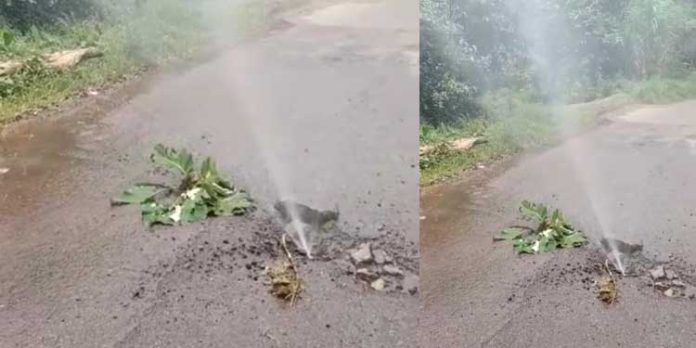 വലിയകുളം വടശ്ശേരിക്കര റോഡില് പൈപ്പ് പൊട്ടി കുടിവെള്ളം പാഴാകുന്നു വലിയകുളം വടശ്ശേരിക്കര റോഡില് പൈപ്പ് പൊട്ടി കുടിവെള്ളം പാഴാകുന്നു