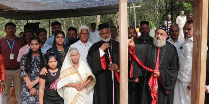 മത്തായിയുടെ കുടുംബത്തിന് നിർമ്മിക്കുന്ന ഭവനത്തിൻ്റെ കട്ടിള വെപ്പ് ശുശ്രൂഷ കർമ്മം നടന്നു മത്തായിയുടെ കുടുംബത്തിന് നിർമ്മിക്കുന്ന ഭവനത്തിൻ്റെ കട്ടിള വെപ്പ് ശുശ്രൂഷ കർമ്മം നടന്നു