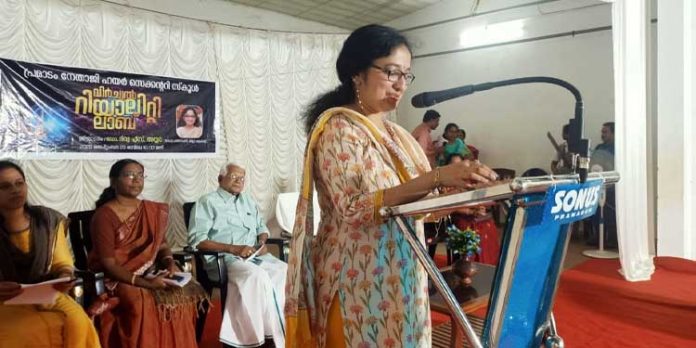മനുഷ്യൻ തന്നെയാണ് ലോകത്തിലെ ഏറ്റവും വലിയ അത്ഭുതം ; കളക്ടർ ദിവ്യ എസ് അയ്യർ മനുഷ്യൻ തന്നെയാണ് ലോകത്തിലെ ഏറ്റവും വലിയ അത്ഭുതം ; കളക്ടർ ദിവ്യ എസ് അയ്യർ