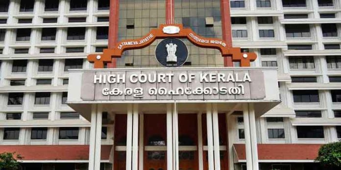 സ്വത്തു കണ്ടുകെട്ടിയ ഇഡി നടപടി ; സാന്റിയാഗോ മാര്ട്ടിന്റെ അപ്പീല് ഹൈക്കോടതി തള്ളി സ്വത്തു കണ്ടുകെട്ടിയ ഇഡി നടപടി ; സാന്റിയാഗോ മാര്ട്ടിന്റെ അപ്പീല് ഹൈക്കോടതി തള്ളി