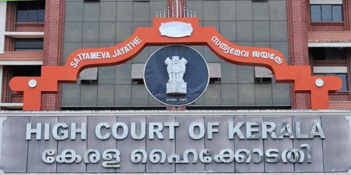 ഓടയില് വീണ് വയോധികന് പരിക്കേറ്റ സംഭവം ; പൊതുമരാമത്ത് വകുപ്പിനെ വിമർശിച്ച് ഹൈക്കോടതി ഓടയില് വീണ് വയോധികന് പരിക്കേറ്റ സംഭവം ; പൊതുമരാമത്ത് വകുപ്പിനെ വിമർശിച്ച് ഹൈക്കോടതി