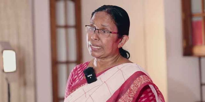അധിക്ഷേപിച്ചതിന്റെ തെളിവുകൾ പൊതുമധ്യത്തിലുണ്ട്, എന്തിനാണ് താൻ മാപ്പ് പറയേണ്ടത്? ഷാഫിയോട് കെകെ ശൈലജ അധിക്ഷേപിച്ചതിന്റെ തെളിവുകൾ പൊതുമധ്യത്തിലുണ്ട്, എന്തിനാണ് താൻ മാപ്പ് പറയേണ്ടത്? ഷാഫിയോട് കെകെ ശൈലജ