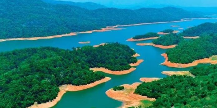 റോസ്മല കയറാം, പാലരുവിയില് ഇറങ്ങി തെന്മല കണ്ട് വരാം.. സെപ്റ്റംബറിലെ യാത്രകൾ ഇതാ തുടങ്ങുന്നു റോസ്മല കയറാം, പാലരുവിയില് ഇറങ്ങി തെന്മല കണ്ട് വരാം.. സെപ്റ്റംബറിലെ യാത്രകൾ ഇതാ തുടങ്ങുന്നു