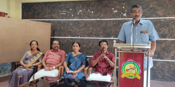 കോന്നി റിപ്പബ്ലിക്കൻ വൊക്കേഷണൽ ഹയർ സെക്കൻ്ററി സ്കൂളില് സംസ്കൃത ദിനാചരണം സംഘടിപ്പിച്ചു കോന്നി റിപ്പബ്ലിക്കൻ വൊക്കേഷണൽ ഹയർ സെക്കൻ്ററി സ്കൂളില് സംസ്കൃത ദിനാചരണം സംഘടിപ്പിച്ചു