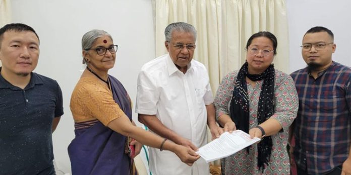 കേരളത്തിൽ തുടർപഠനത്തിന് സൗകര്യം ഒരുക്കണം ; അഭ്യർത്ഥനയുമായി മണിപ്പൂരിലെ കുക്കി വിദ്യാർത്ഥികൾ കേരളത്തിൽ തുടർപഠനത്തിന് സൗകര്യം ഒരുക്കണം ; അഭ്യർത്ഥനയുമായി മണിപ്പൂരിലെ കുക്കി വിദ്യാർത്ഥികൾ