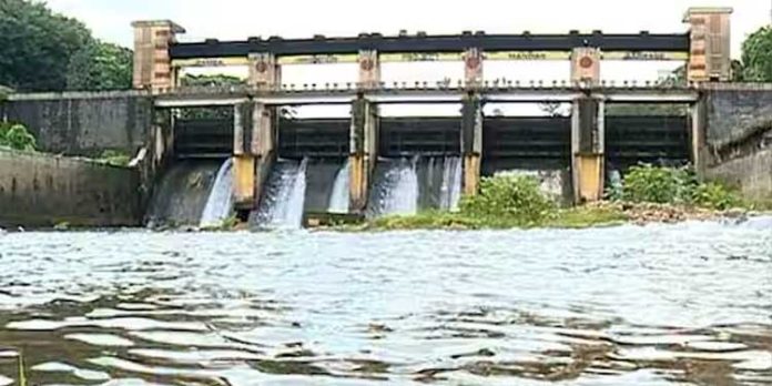 കനത്ത മഴ : കക്കാട്ടാർ കരകവിഞ്ഞു ; മണിയാർ ഡാമിന്റെ രണ്ട് ഷട്ടറും മൂഴിയാർ ഡാമിന്റെ ഒരു ഷട്ടറും തുറന്നു കനത്ത മഴ : കക്കാട്ടാർ കരകവിഞ്ഞു ; മണിയാർ ഡാമിന്റെ രണ്ട് ഷട്ടറും മൂഴിയാർ ഡാമിന്റെ ഒരു ഷട്ടറും തുറന്നു