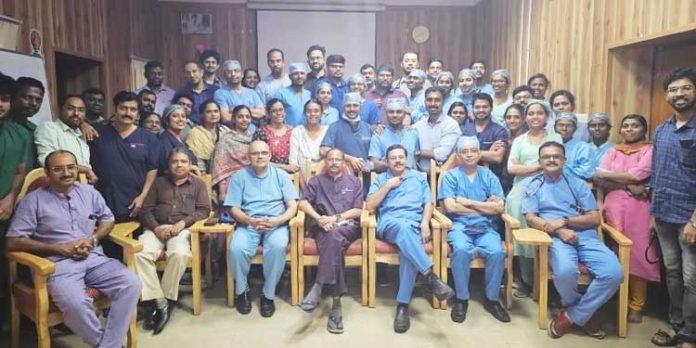നെഞ്ച് തുറക്കാതെ ഹൃദയവാല്വ് മാറ്റിവെച്ചു ; അപൂര്വനേട്ടവുമായി തിരുവനന്തപുരം മെഡിക്കല് കോളജ് നെഞ്ച് തുറക്കാതെ ഹൃദയവാല്വ് മാറ്റിവെച്ചു ; അപൂര്വനേട്ടവുമായി തിരുവനന്തപുരം മെഡിക്കല് കോളജ്