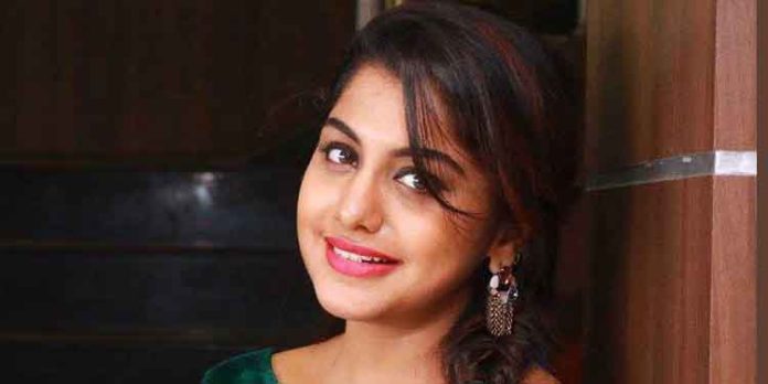 വിവാഹത്തിന് എതിരല്ല ; ഒറ്റയ്ക്ക് ജീവിച്ച് വന്ന ആളാണ് ഞാൻ : മീര നന്ദൻ വിവാഹത്തിന് എതിരല്ല ; ഒറ്റയ്ക്ക് ജീവിച്ച് വന്ന ആളാണ് ഞാൻ : മീര നന്ദൻ