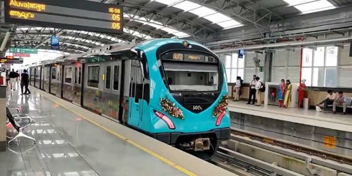 ഐഎസ്എല് ; മെട്രോ സര്വീസ് സമയം നീട്ടി ഐഎസ്എല് ; മെട്രോ സര്വീസ് സമയം നീട്ടി