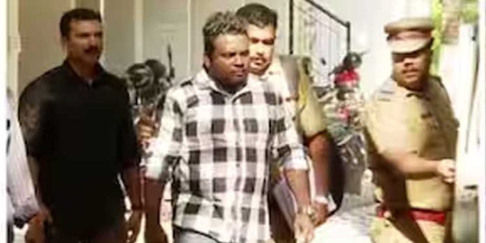 സ്ത്രീകളെ നവമാധ്യമങ്ങൾ വഴി അപമാനിച്ച കേസ് ; ‘കോട്ടയം കുഞ്ഞച്ചൻ’ വീണ്ടും അറസ്റ്റിൽ സ്ത്രീകളെ നവമാധ്യമങ്ങൾ വഴി അപമാനിച്ച കേസ് ; ‘കോട്ടയം കുഞ്ഞച്ചൻ’ വീണ്ടും അറസ്റ്റിൽ