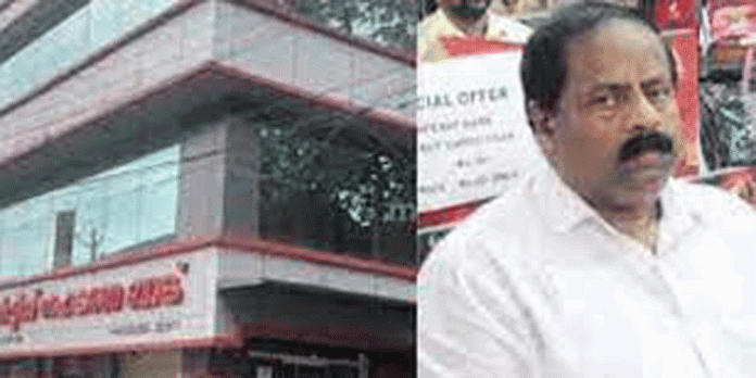 മൈലപ്ര ബാങ്ക് തട്ടിപ്പ് ; ജോഷ്വാ മാത്യു സ്വന്തം ബന്ധുക്കളെയും പറ്റിച്ചുവെന്ന് ക്രൈംബ്രാഞ്ച് മൈലപ്ര ബാങ്ക് തട്ടിപ്പ് ; ജോഷ്വാ മാത്യു സ്വന്തം ബന്ധുക്കളെയും പറ്റിച്ചുവെന്ന് ക്രൈംബ്രാഞ്ച്