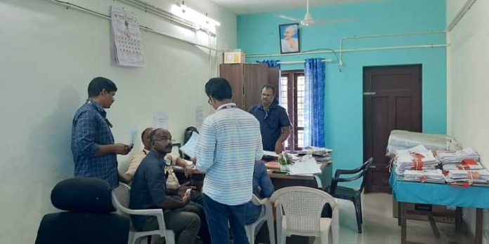 കോന്നി ബ്ലോക്ക് പട്ടികജാതി വികസന ഓഫീസിൽ വിജിലൻസ് പരിശോധന കോന്നി ബ്ലോക്ക് പട്ടികജാതി വികസന ഓഫീസിൽ വിജിലൻസ് പരിശോധന