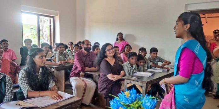 അധ്യാപകര് വിദ്യാര്ഥികള്ക്കൊപ്പം ചേര്ന്ന് നില്ക്കണമെന്ന് ജില്ലാ കളക്ടര് അധ്യാപകര് വിദ്യാര്ഥികള്ക്കൊപ്പം ചേര്ന്ന് നില്ക്കണമെന്ന് ജില്ലാ കളക്ടര്