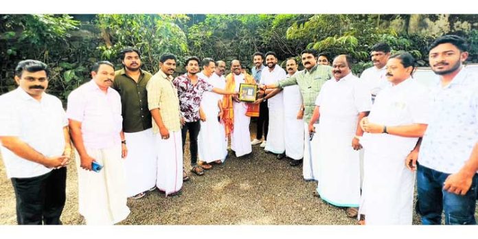 സ്നേഹാദരം പരിപാടിയുമായി രാജീവ് യൂത്ത് ഫൗണ്ടേഷന് സ്നേഹാദരം പരിപാടിയുമായി രാജീവ് യൂത്ത് ഫൗണ്ടേഷന്