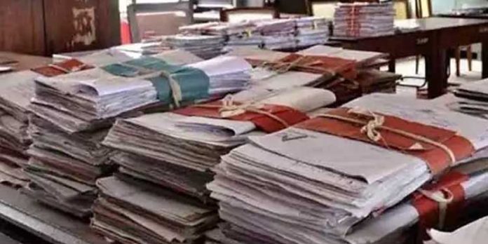 ഓഫിസ് മാറ്റം ; പന്തളം നഗരസഭയിൽ ഉദ്യോഗസ്ഥ പടലപ്പിണക്കം ഓഫിസ് മാറ്റം ; പന്തളം നഗരസഭയിൽ ഉദ്യോഗസ്ഥ പടലപ്പിണക്കം