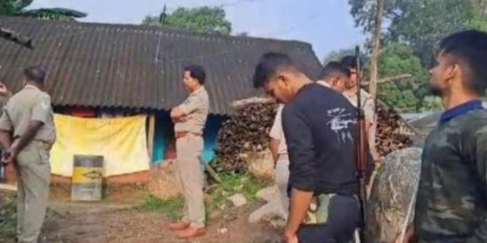 മന്ത്രവാദം നടത്തിയെന്ന് ആരോപണം ; ഗ്രാമീണര് ദമ്പതികളെ വെട്ടിക്കൊന്നു മന്ത്രവാദം നടത്തിയെന്ന് ആരോപണം ; ഗ്രാമീണര് ദമ്പതികളെ വെട്ടിക്കൊന്നു