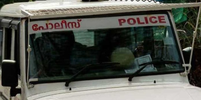 പോലീസുകാർ തമ്മിൽ അടിച്ചതിൽ ആഭ്യന്തര അന്വേഷണം ; സ്പെഷ്യൽ ബ്രാഞ്ച് നടപടി തുടങ്ങി പോലീസുകാർ തമ്മിൽ അടിച്ചതിൽ ആഭ്യന്തര അന്വേഷണം ; സ്പെഷ്യൽ ബ്രാഞ്ച് നടപടി തുടങ്ങി