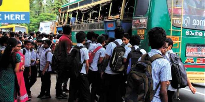 ബസുകളിലെ വിദ്യാർത്ഥി കൺസഷൻ ; പ്രായപരിധി 27 വയസായി വര്ധിപ്പിച്ചതിനെതിരെ സ്വകാര്യ ബസുടമകള് രംഗത്ത് ബസുകളിലെ വിദ്യാർത്ഥി കൺസഷൻ ; പ്രായപരിധി 27 വയസായി വര്ധിപ്പിച്ചതിനെതിരെ സ്വകാര്യ ബസുടമകള് രംഗത്ത്