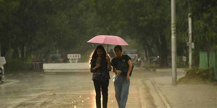 കനത്ത മഴ തുടരും ; സംസ്ഥാനത്ത് ഇന്ന് 10 ജില്ലകളിൽ യെല്ലോ അലർട്ട് കനത്ത മഴ തുടരും ; സംസ്ഥാനത്ത് ഇന്ന് 10 ജില്ലകളിൽ യെല്ലോ അലർട്ട്