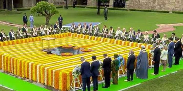 ലോക നേതാക്കള് രാജ്ഘട്ടില് ; മഹാത്മാഗാന്ധിക്ക് ആദരമര്പ്പിച്ചു ലോക നേതാക്കള് രാജ്ഘട്ടില് ; മഹാത്മാഗാന്ധിക്ക് ആദരമര്പ്പിച്ചു