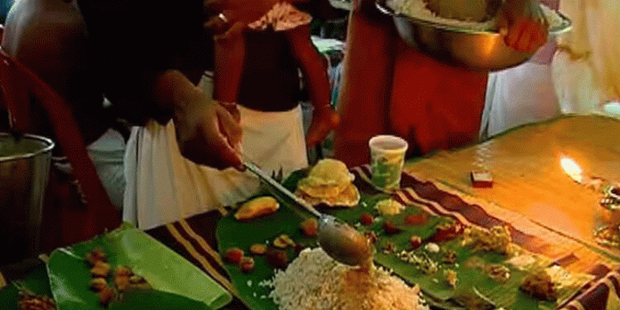 അഷ്ടമിരോഹിണി വള്ളസദ്യ നടന്നു ; ക്ഷേത്രത്തിലേക്കെത്തിയത് ആയിരങ്ങൾ അഷ്ടമിരോഹിണി വള്ളസദ്യ നടന്നു ; ക്ഷേത്രത്തിലേക്കെത്തിയത് ആയിരങ്ങൾ