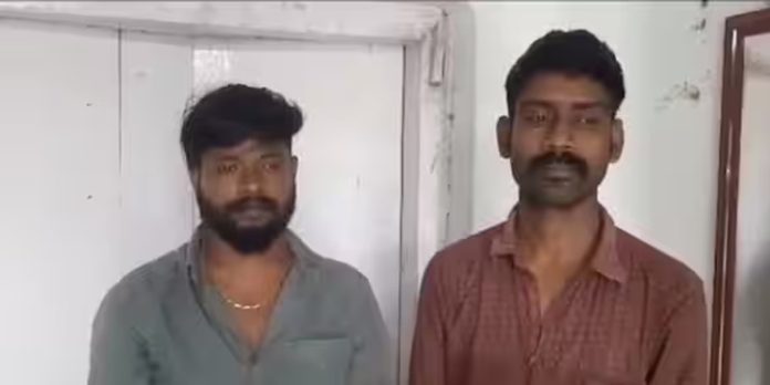 തീയേറ്ററിൽ വാക്ക് തർക്കം ; മൂന്ന് പേരെ വെട്ടിപ്പരിക്കേൽപ്പിച്ച യുവാക്കൾ അറസ്റ്റിൽ തീയേറ്ററിൽ വാക്ക് തർക്കം ; മൂന്ന് പേരെ വെട്ടിപ്പരിക്കേൽപ്പിച്ച യുവാക്കൾ അറസ്റ്റിൽ