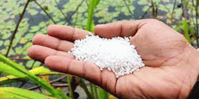 കാർഷിക മേഖലയെ പ്രതിസന്ധിയിലാക്കി രാസവളങ്ങളുടെ വിലവർധന കാർഷിക മേഖലയെ പ്രതിസന്ധിയിലാക്കി രാസവളങ്ങളുടെ വിലവർധന