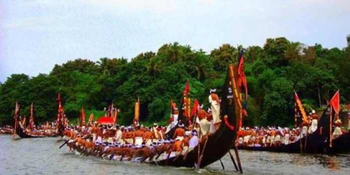 ആറന്മുള ഉതൃട്ടാതി വള്ളം കളി ; മൂന്ന് പള്ളിയോടങ്ങൾ മറിഞ്ഞു ആറന്മുള ഉതൃട്ടാതി വള്ളം കളി ; മൂന്ന് പള്ളിയോടങ്ങൾ മറിഞ്ഞു
