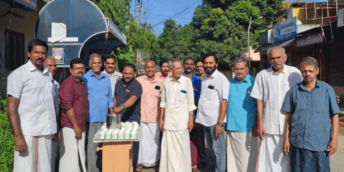 റോഡ് നിര്മ്മാണം പുനഃരാരംഭിച്ചു ; സന്തോഷം പങ്ക് വെച്ച് പായസവിതരണം നടത്തി ഐശ്വര്യ നഗർ റെസിഡൻസ് അസോസിയേഷന് റോഡ് നിര്മ്മാണം പുനഃരാരംഭിച്ചു ; സന്തോഷം പങ്ക് വെച്ച് പായസവിതരണം നടത്തി ഐശ്വര്യ നഗർ റെസിഡൻസ് അസോസിയേഷന്