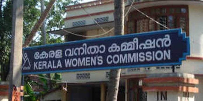 കേസുകളുടെ എണ്ണം കൂടുന്നത് സ്ത്രീകൾ പരാതി പറയാൻ മുന്നോട്ടുവരുന്നതിന്റെ സൂചന : വനിതാ കമ്മീഷൻ കേസുകളുടെ എണ്ണം കൂടുന്നത് സ്ത്രീകൾ പരാതി പറയാൻ മുന്നോട്ടുവരുന്നതിന്റെ സൂചന : വനിതാ കമ്മീഷൻ