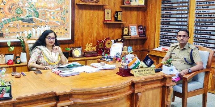 ശബരിമല തീര്ഥാടനം : ശുചീകരണത്തിനായി 1000 വിശുദ്ധി സേനാംഗങ്ങളെ നിയോഗിക്കാന് ശുപാര്ശ നല്കും ശബരിമല തീര്ഥാടനം : ശുചീകരണത്തിനായി 1000 വിശുദ്ധി സേനാംഗങ്ങളെ നിയോഗിക്കാന് ശുപാര്ശ നല്കും