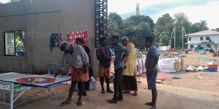 കോന്നി കരിയാട്ടം ; അമ്യൂസ്മെന്റ് പാർക്ക് ഉടമയെ പണം നൽകാതെ പറ്റിച്ചുവെന്ന് പരാതി കോന്നി കരിയാട്ടം ; അമ്യൂസ്മെന്റ് പാർക്ക് ഉടമയെ പണം നൽകാതെ പറ്റിച്ചുവെന്ന് പരാതി