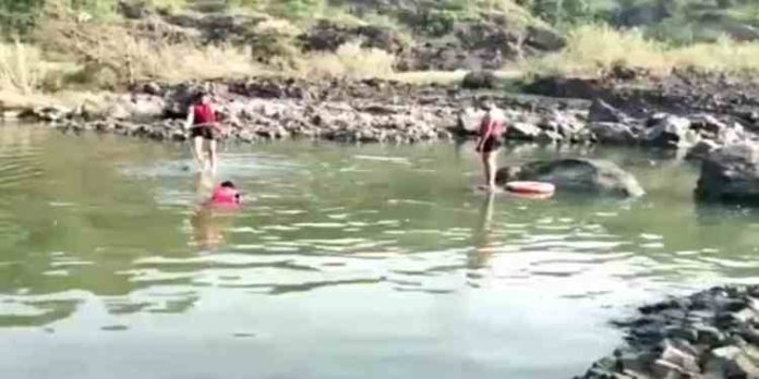 മധ്യപ്രദേശിൽ രണ്ട് വ്യോമസേനാംഗങ്ങൾ വെള്ളച്ചാട്ടത്തിൽ മുങ്ങിമരിച്ചു മധ്യപ്രദേശിൽ രണ്ട് വ്യോമസേനാംഗങ്ങൾ വെള്ളച്ചാട്ടത്തിൽ മുങ്ങിമരിച്ചു
